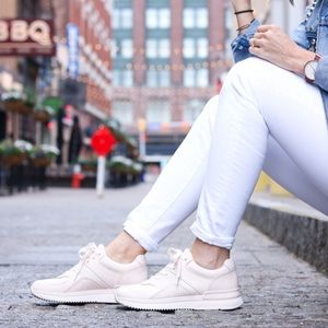 Everlane trainers in blush